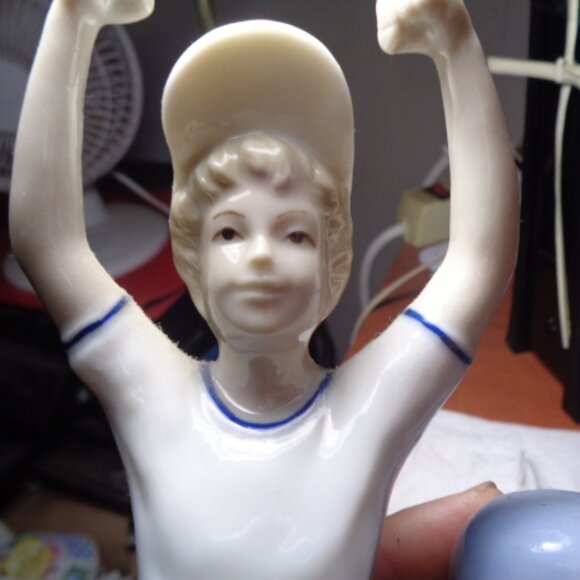 Paul Sebastian Fine Porcelain Figure, 9" Tall, 1989 Boys Of Summer - Picture 3 of 5